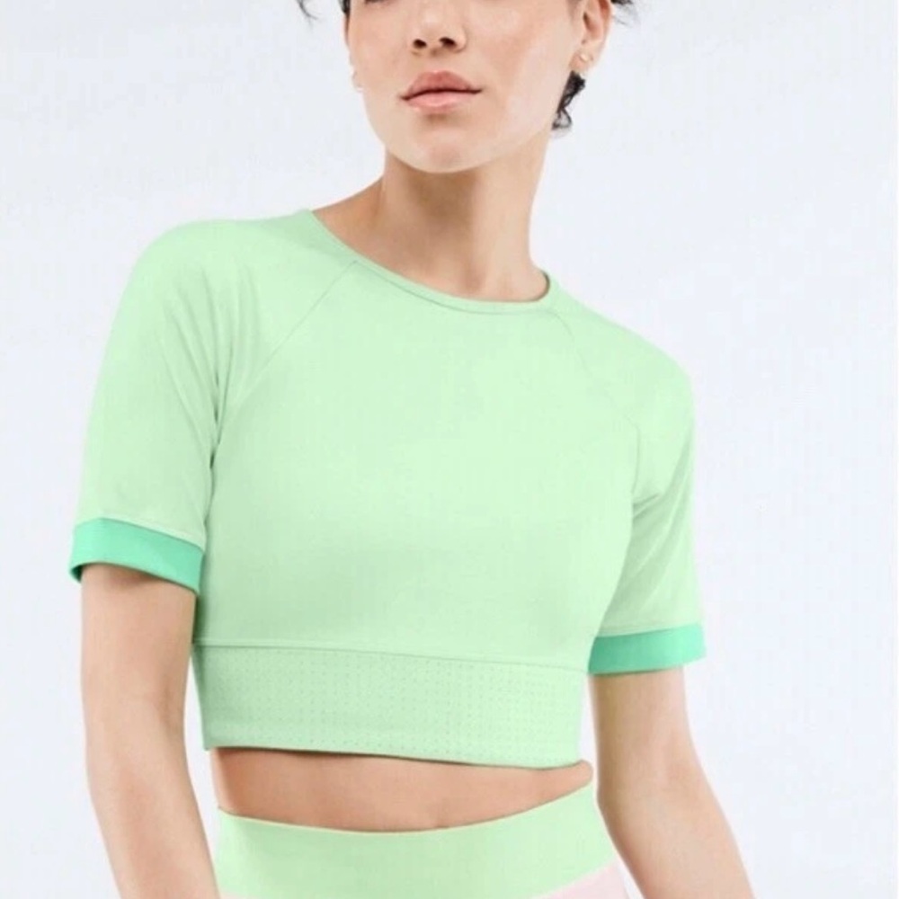 Fabletics Avan color block cut off sleeve crop top lime green size medium